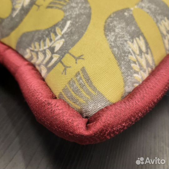 Красивая подушка 30 х 30 декоративная