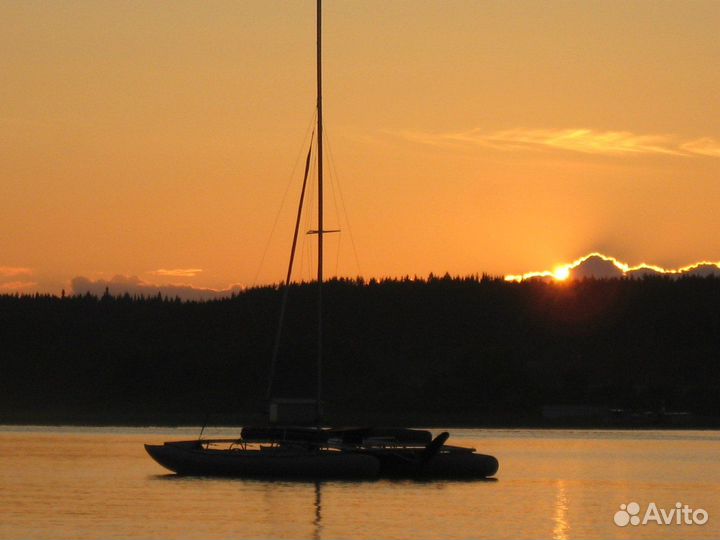 Надувной парусный катамаран