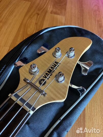 Отпадный бас и комбик Yamaha + комплект