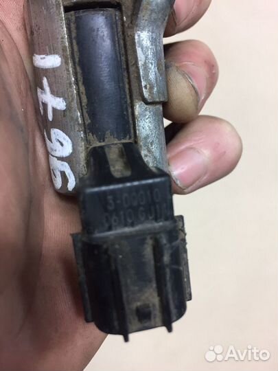 Клапан vvt-i Toyota Yaris 2005-2011