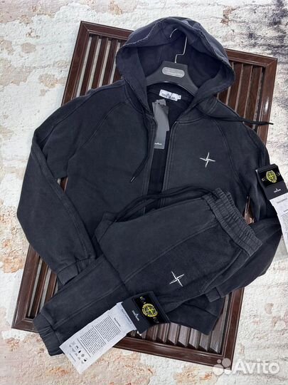 Спортивный костюм stone island