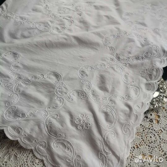 Батистовая скатерть