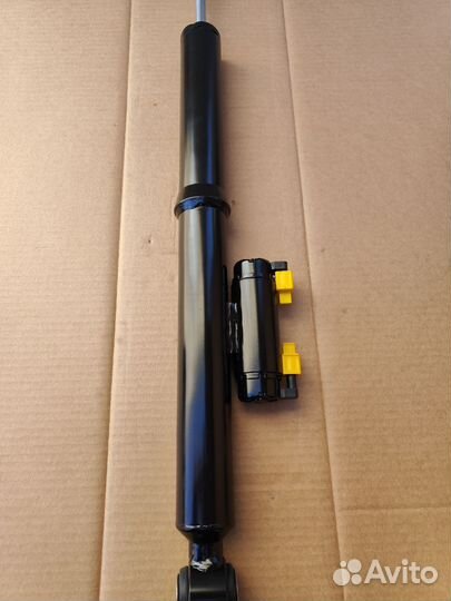 Амортизатор задний mercedes w222