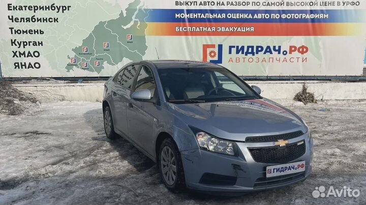 Блок предохранителей Chevrolet Cruze 13222786