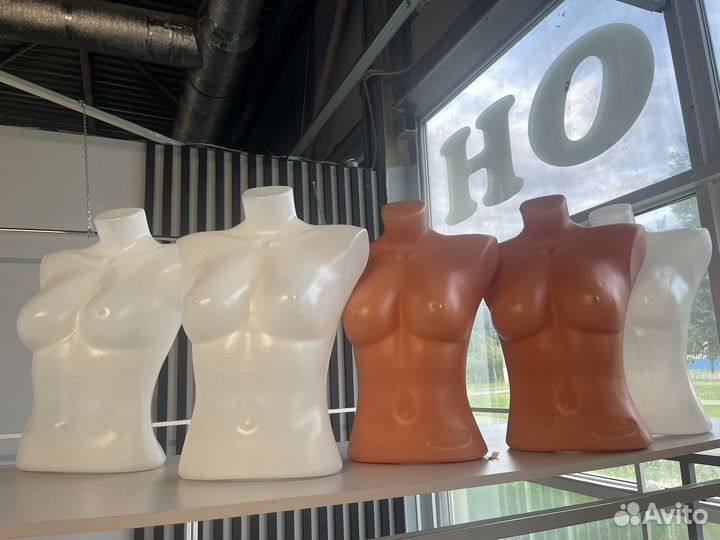 Торговое оборудование для магазина одежды