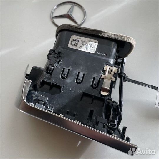 Дефлектор воздушный правый Мерседес w166