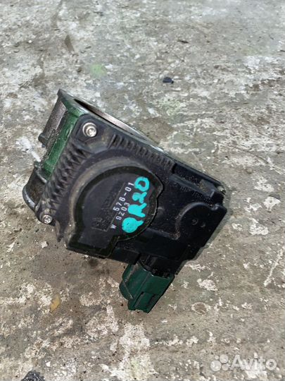 Дроссельная заслонка Nissan Primera P12 Serena 24