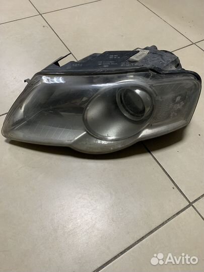 Фара левая оригинал Passat B6 Б\У 3C0941005C