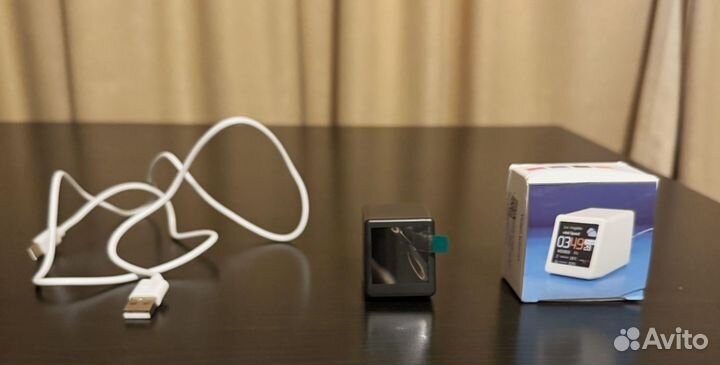 Часы настольные IPS