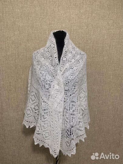 Пуховый белый платок