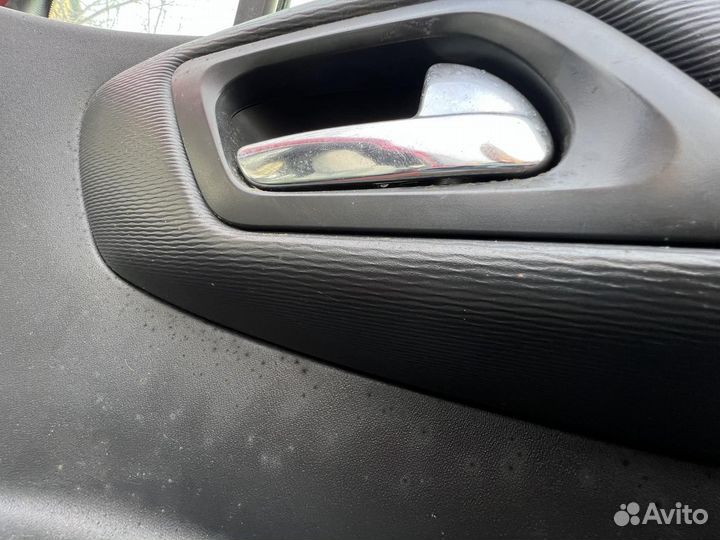 Дверь передняя правая красная citroen c4