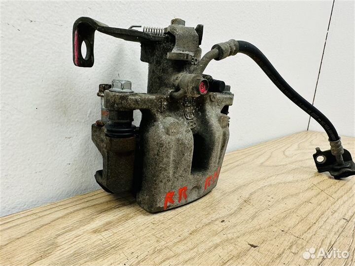 Суппорт тормозной задний правый Kia Cerato 3 2.0