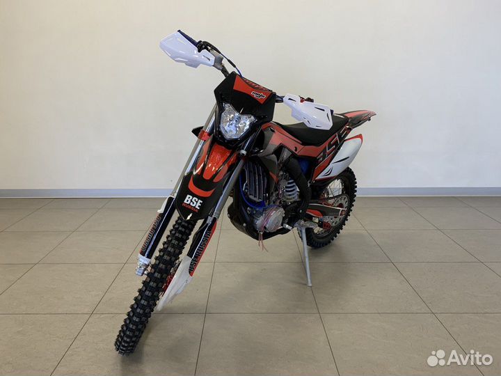 Мотоцикл BSE M4