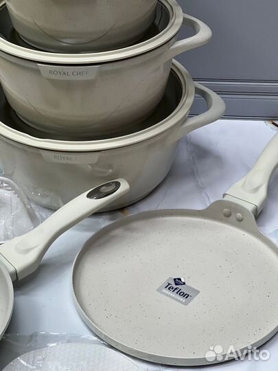 Набор кастрюль и сковородок новый