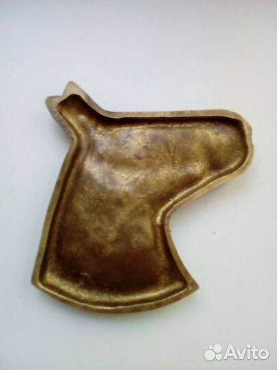 Пепельница.форма. форма лошади. лошадь.конь