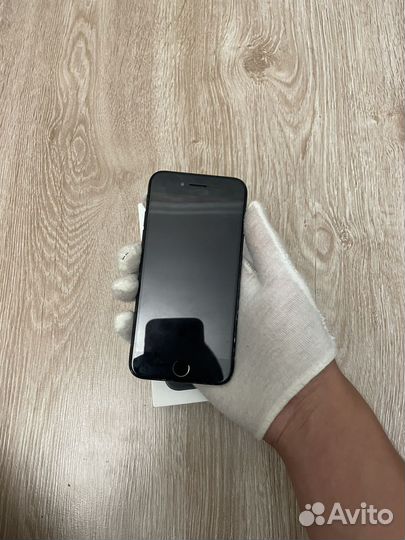 iPhone 7, 32 ГБ