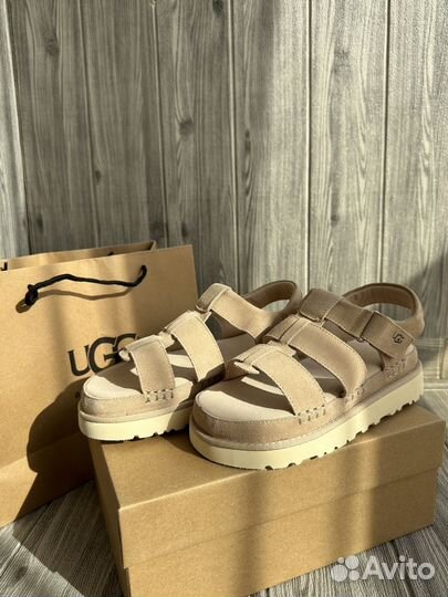 Сандалии UGG