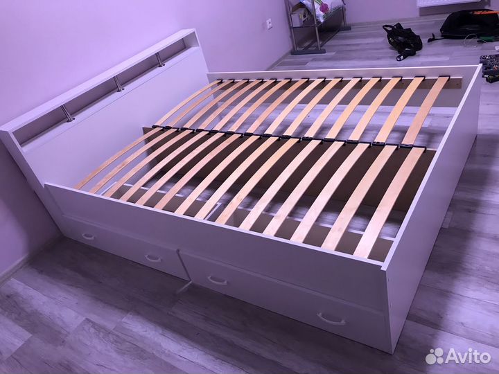 Кровать двухспальная