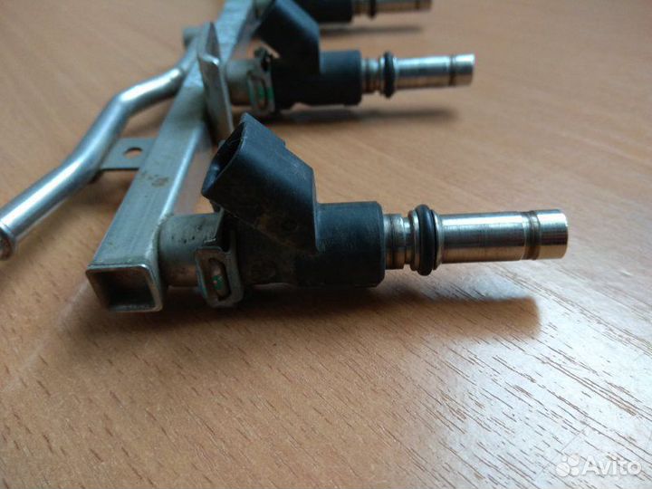 Рейка топливная (рампа) Opel Astra H 2004-2015