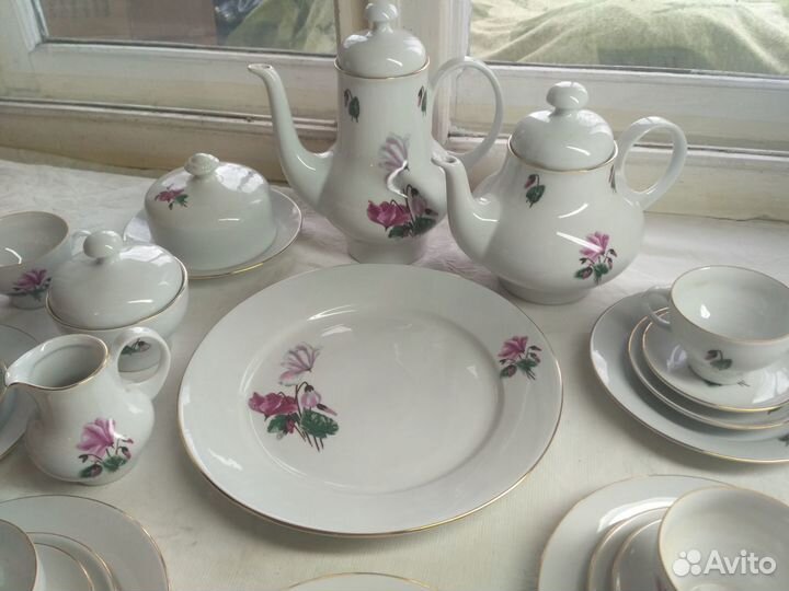 Чайный фарфоровый сервиз 