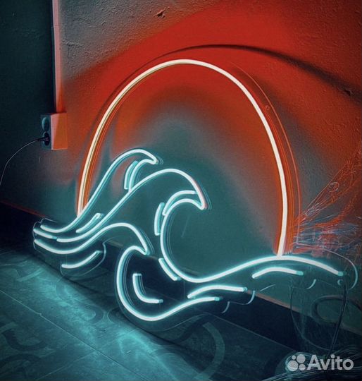 Неоновая вывеска на заказ светящаяся надпись