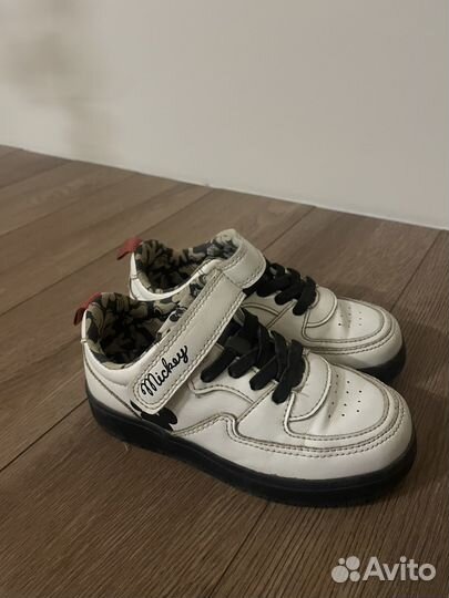 Кроссовки для девочки