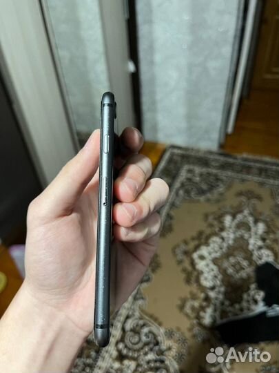 iPhone 8, 64 ГБ