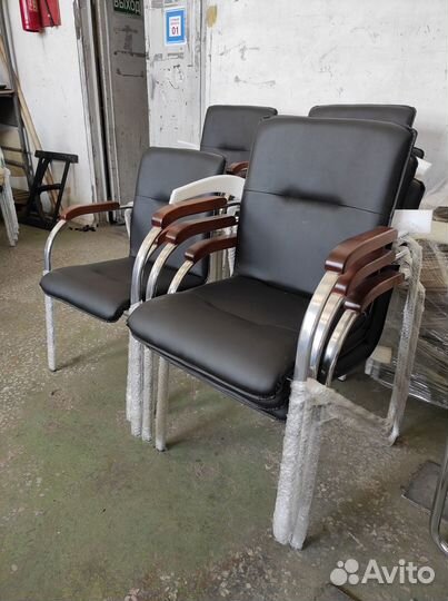 Офисный стул 