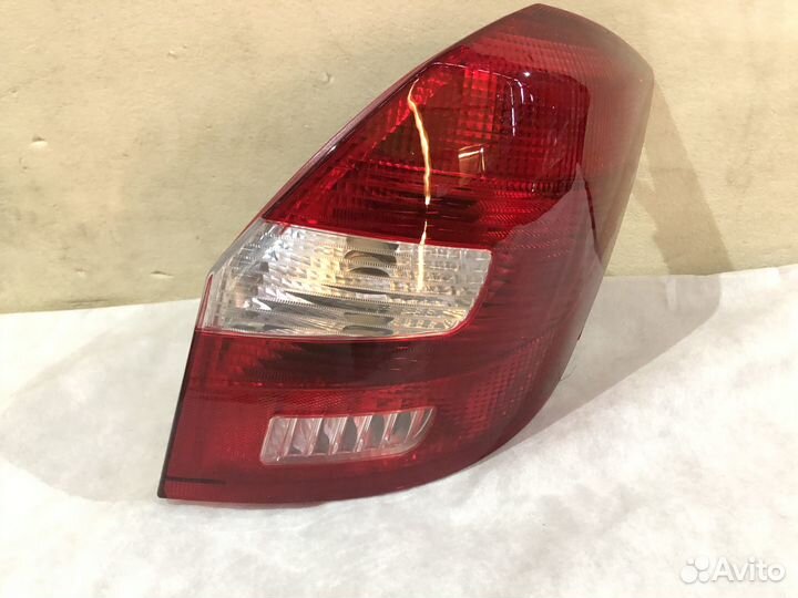 Фонарь правый шкода фабия skoda fabia 07-10