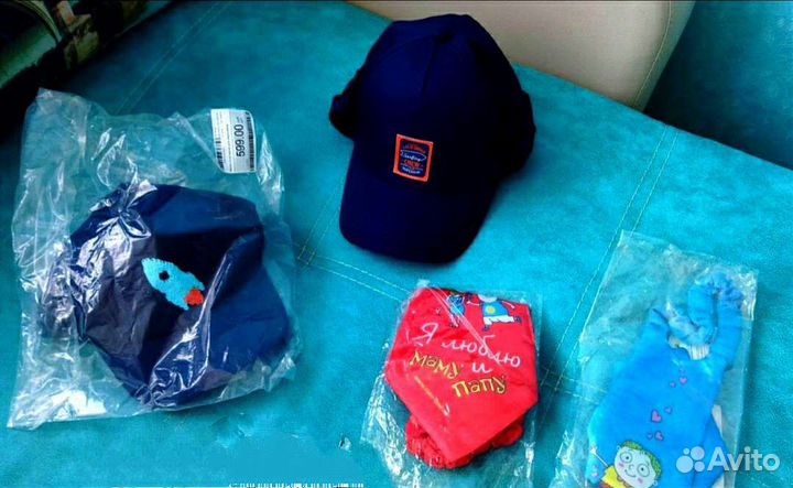 Новые кепки и галстуки