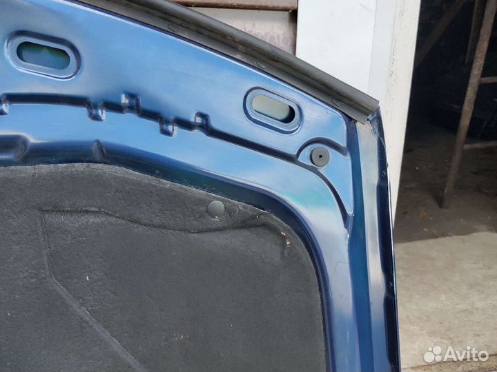 Капот на Renault Laguna 2