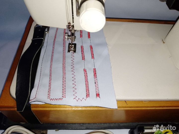 Швейная машина Чайка 132м