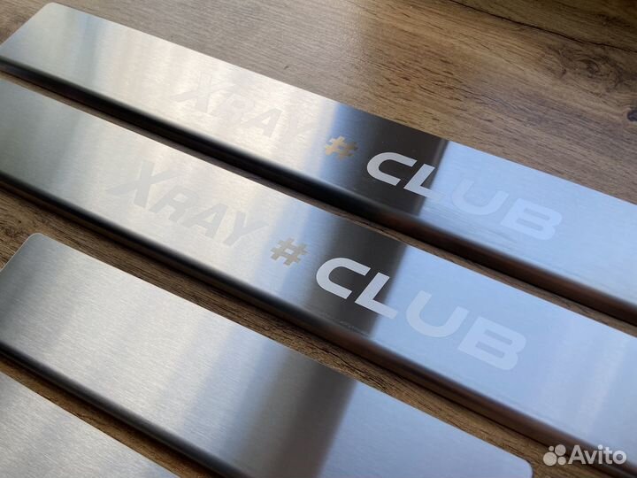 Оригинальные накладки на пороги LADA Xray Club