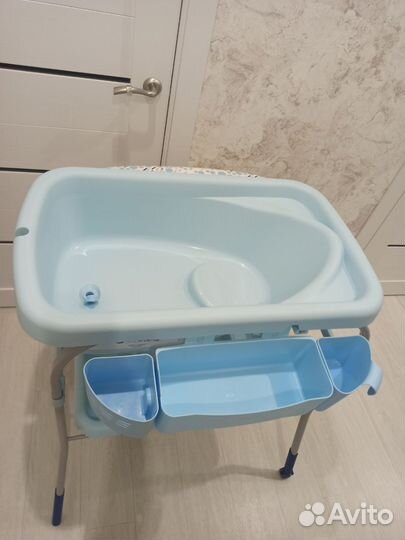 Пеленальный столик с ванночкой