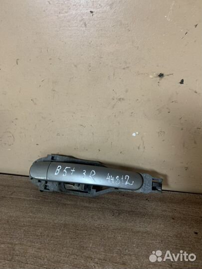 Ручка задняя правая Passat B5+