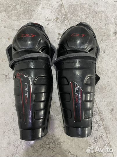 Налокотники хоккейные детские ccm