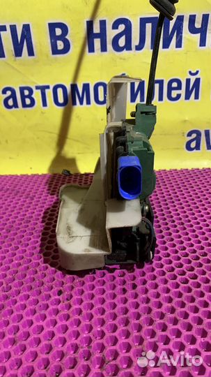 Замок двери передний правый Volkswagen transporter