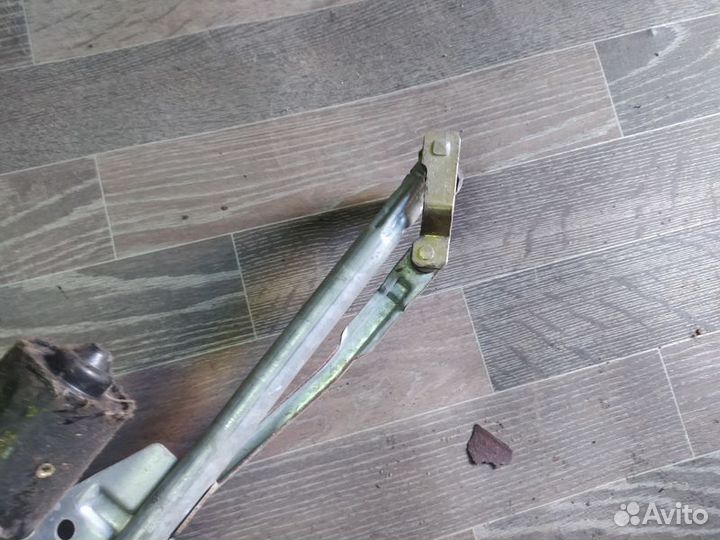 Трапеция стеклоочистителя в сборе Пассат Б3