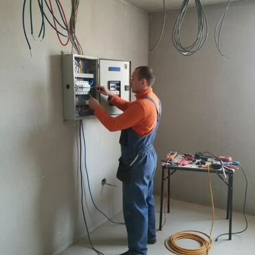 Электрик / Услуги электрика / Мастер электрик на дому / Установка люстр