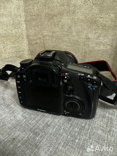 Зеркальный фотоаппарат canon eos 7D комплект