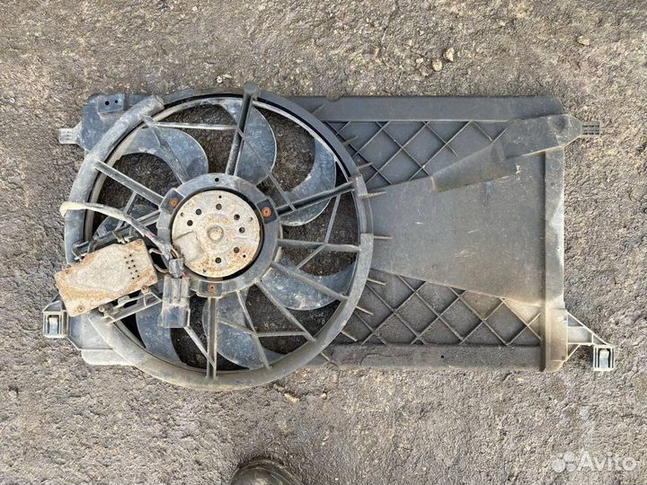 Вентилятор радиатора Ford Focus CB4 aoda 2008