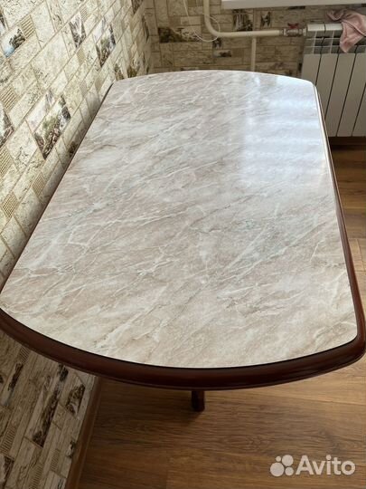 Кухонный стол