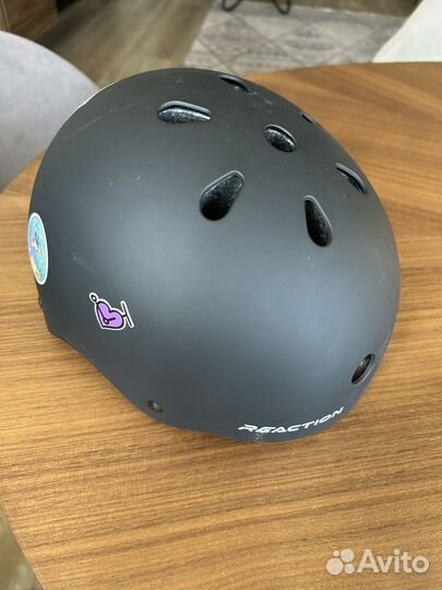 Шлем для трюкового самоката reaction