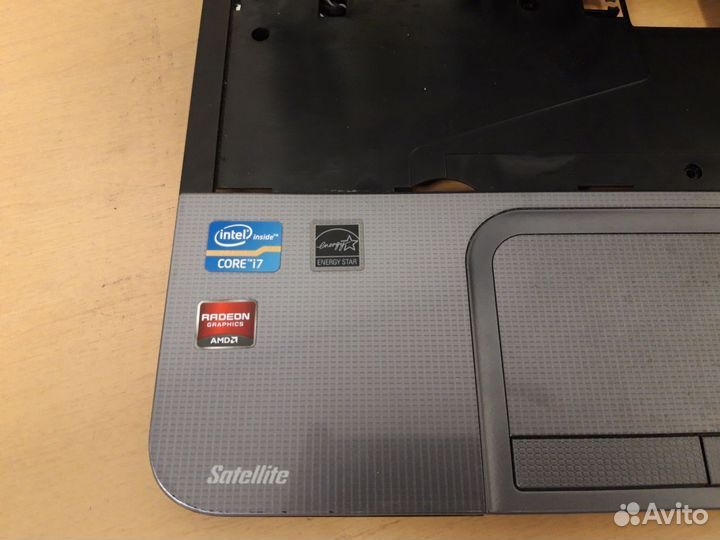 Ноутбук Toshiba Satellite L850-DFS по запчастям