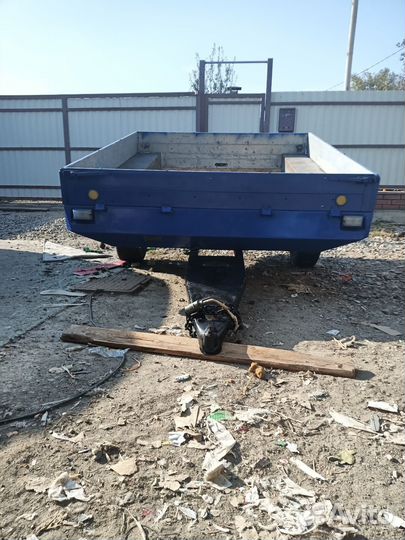 Автоприцеп легковой