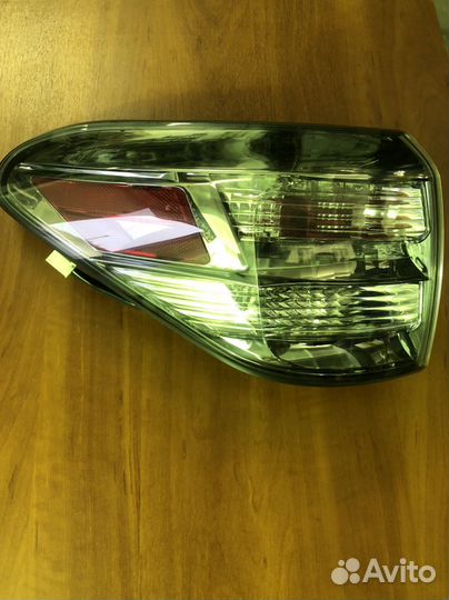 Фонарь внешний задний левый Lexus Rx350