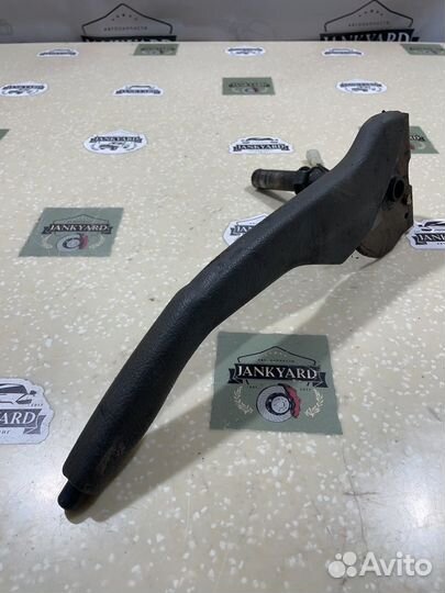 Ручник рычаг тормоза Mitsubishi Space Wagon