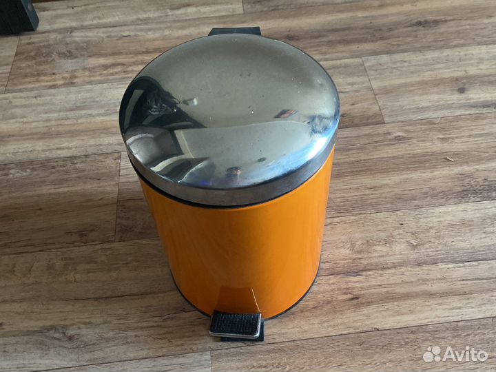 Контейнер доя мусора