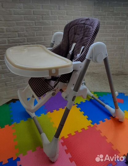 Стульчик для кормления happy baby Wingy