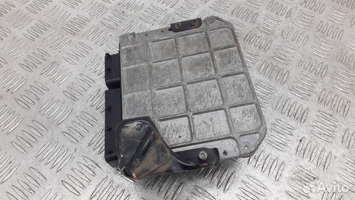 Блок управления двигателем Toyota RAV4